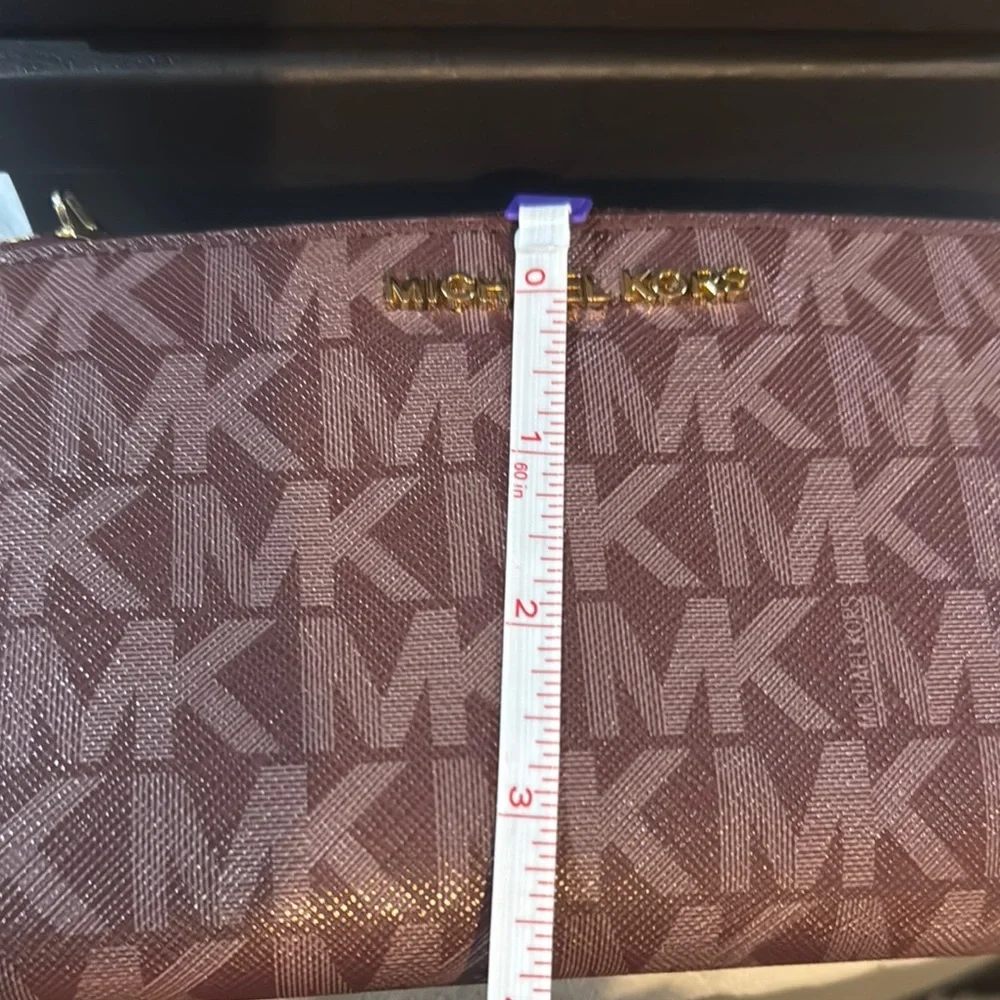 Michael Kors Burgundy Designer Women's Wallet/Wrislet In Great Condition - Picture 13 of 13